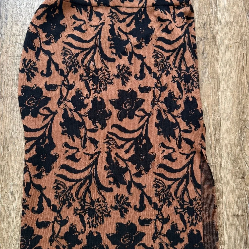 Cherie‎ Collette Brown Black Floral Knit Midi Skirt Side Slit Medium BS0071-SET
